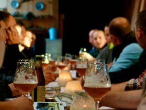 vrijgezellenfeest met bierproeverij